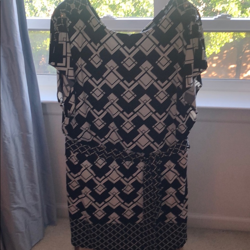 WHBM Art Deco blk/wh dress L with removable belt